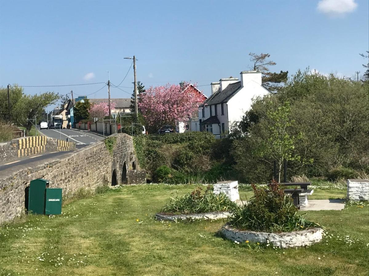 Cree River Cottage Creegh 외부 사진